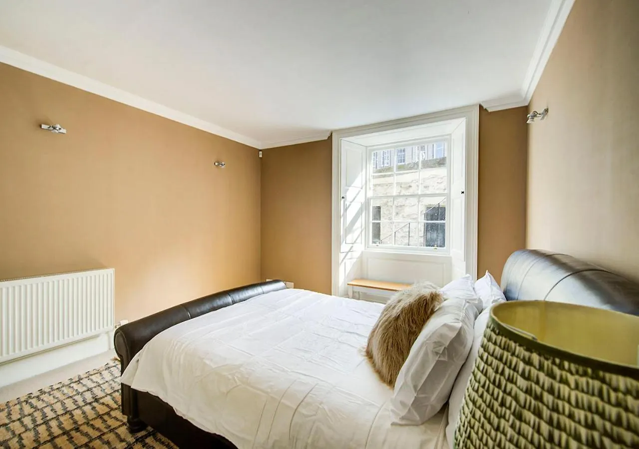 Apartment Super Central Edinburgh Castle Basement