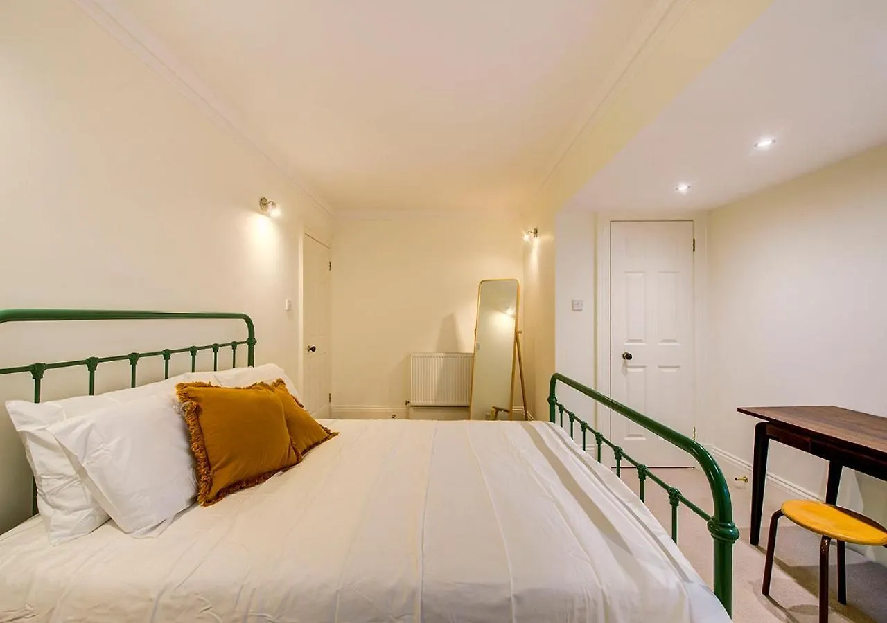 Apartment Super Central Edinburgh Castle Basement United Kingdom